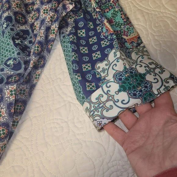 Chico's No-Iron Cotton-Blend Tilework Pocket Tunic Size 2 is Large - Picture 4 of 7